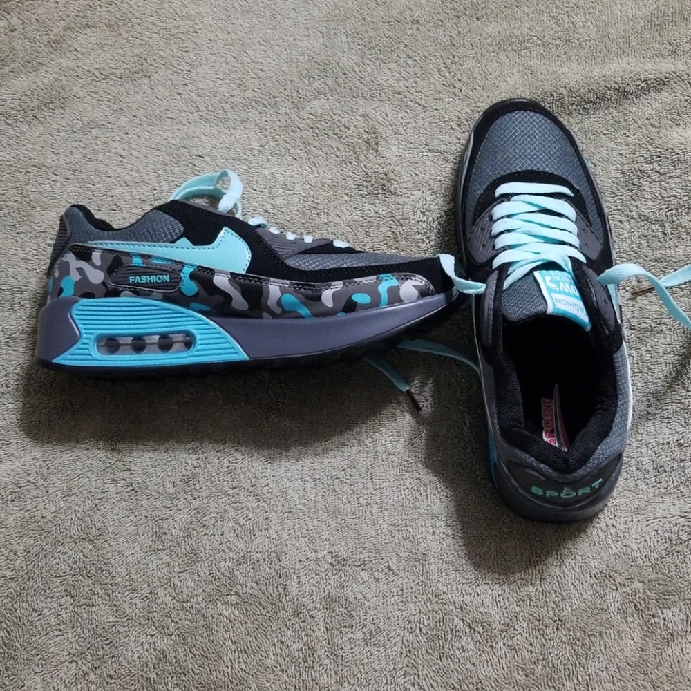 Sport tennis shoes